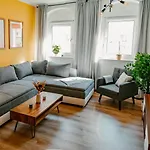 Modernes Mit Balkon Und Stellplatz * Königstein an der Elbe