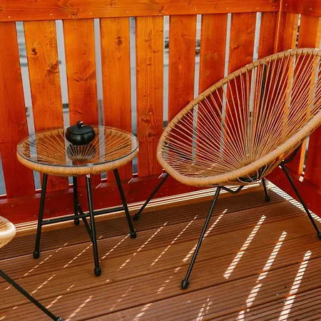 Modernes Mit Balkon Und Stellplatz Apartment Konigstein an der Elbe