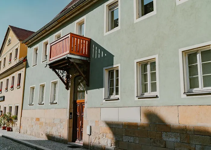Modernes Mit Balkon Und Stellplatz דירה *