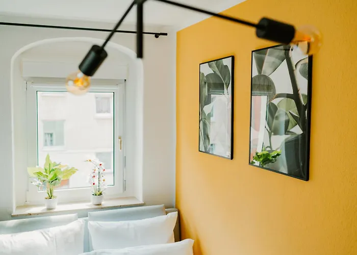 Modernes Mit Balkon Und Stellplatz