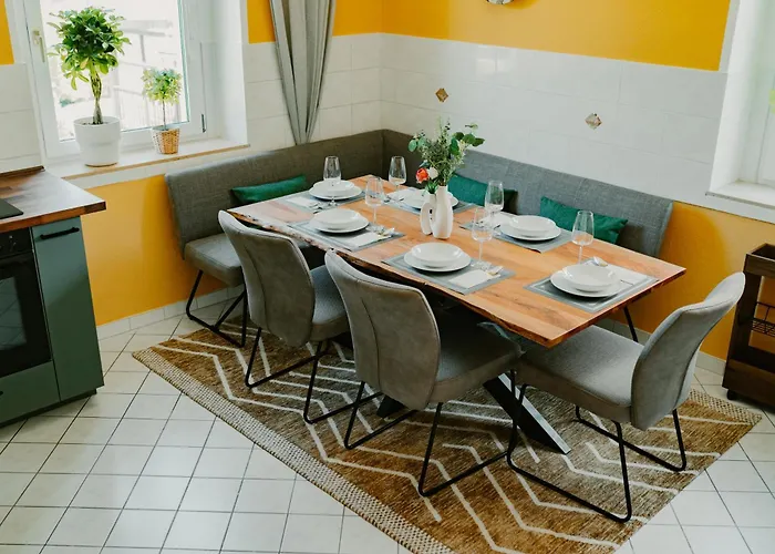 Modernes Mit Balkon Und Stellplatz